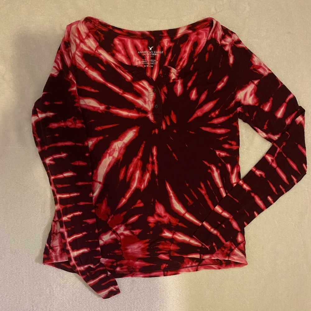AE long-sleeve top